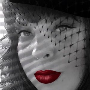 Meet your Posher, Feliz